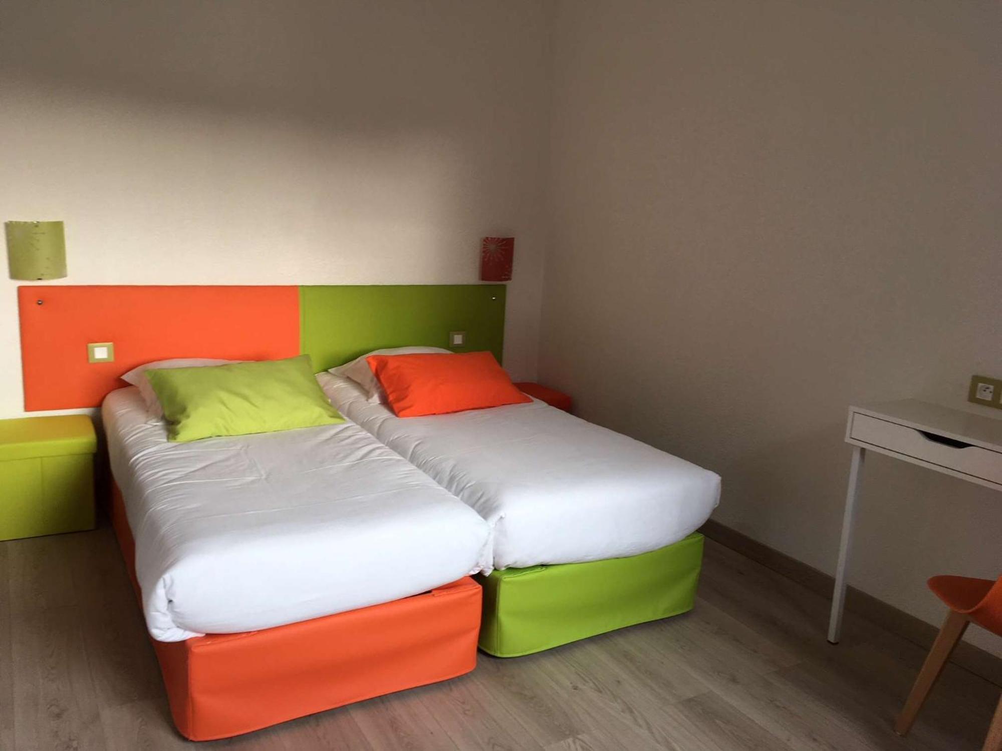 Brit Hotel Salon De Provence Екстериор снимка