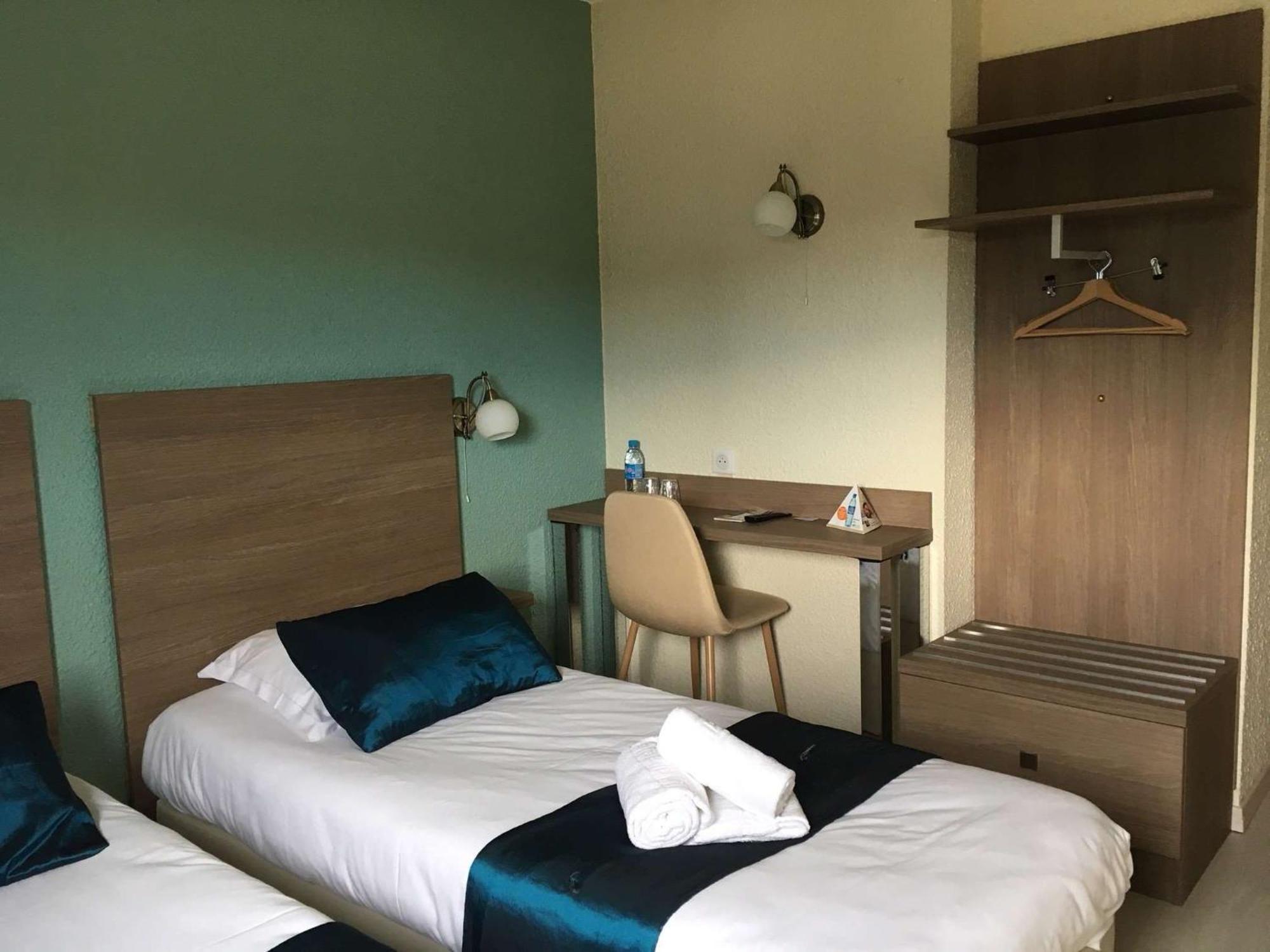 Brit Hotel Salon De Provence Екстериор снимка