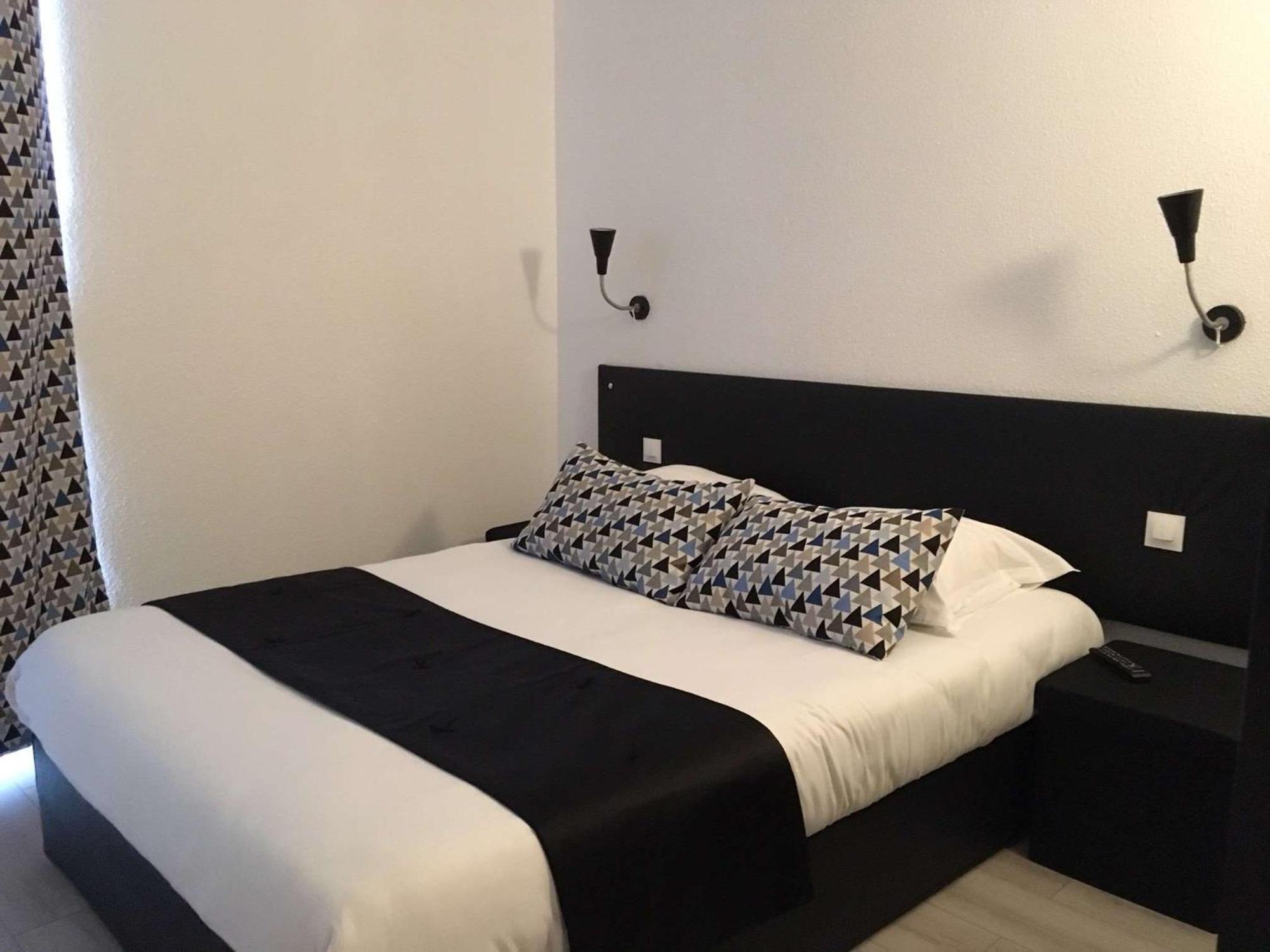 Brit Hotel Salon De Provence Екстериор снимка