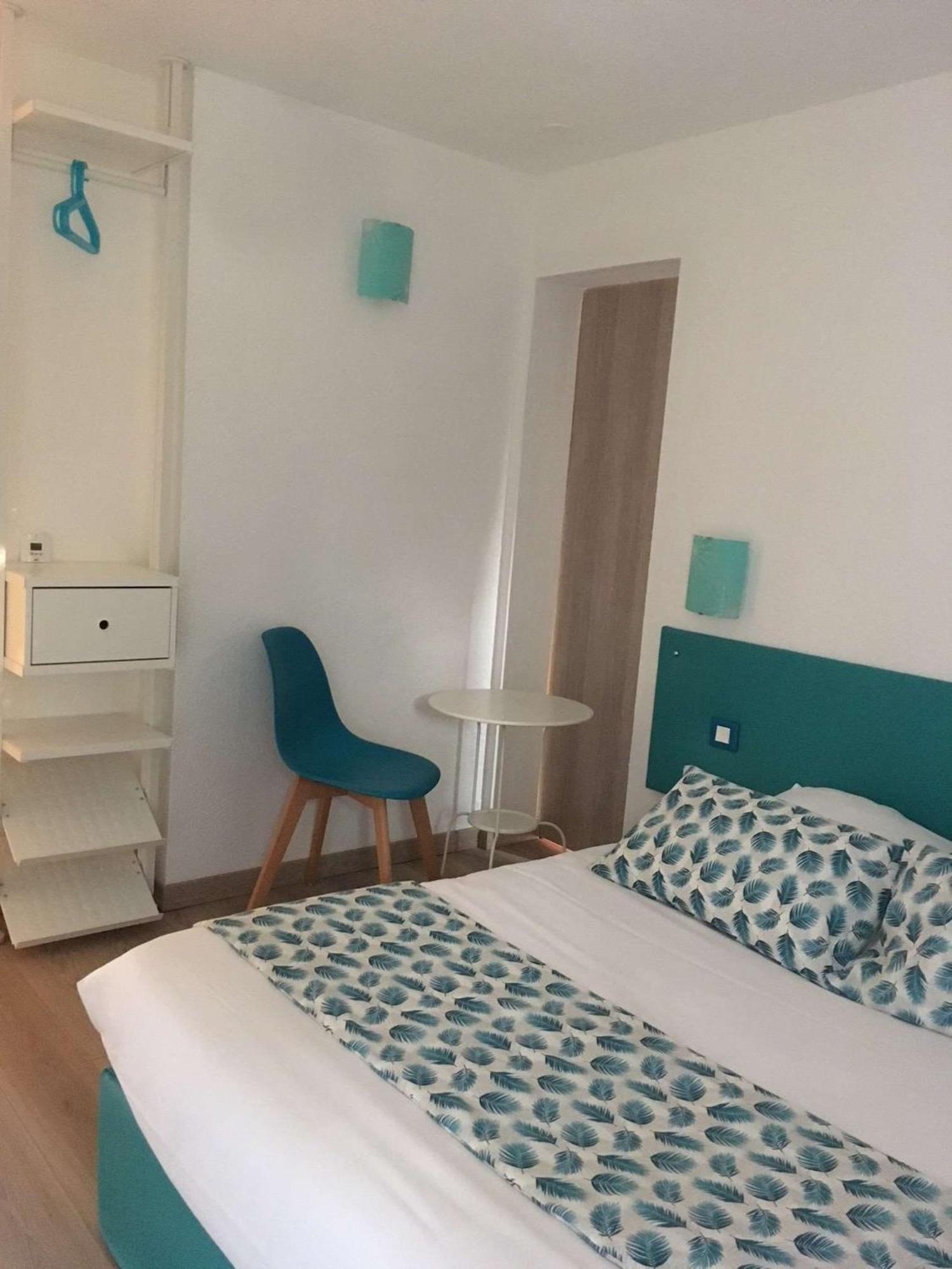 Brit Hotel Salon De Provence Екстериор снимка