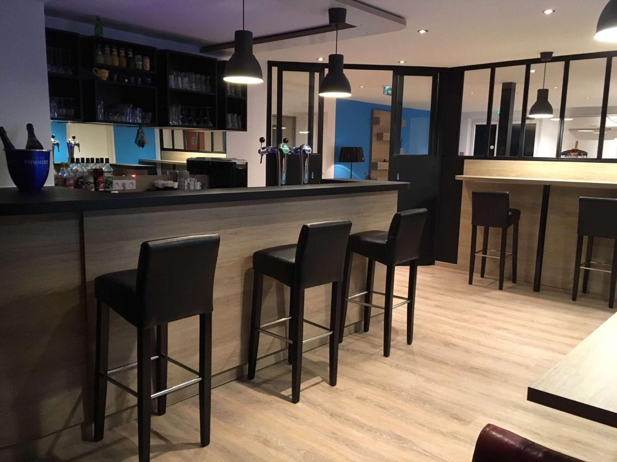Brit Hotel Salon De Provence Екстериор снимка